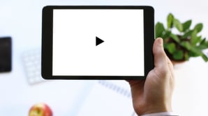 Personalisert video i e-post bryter isen og gir kunden hakeslepp